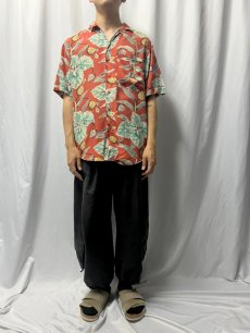 画像2: 80's BANANAREPUBLIC "SAFARI&TRAVEL CLOTHING" 総柄レーヨンアロハシャツ (2)