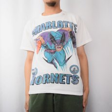 画像2: 90's MARVEL WOLVERINE "CHARLOTTE HORNETS" NBAチーム キャラクタープリントTシャツ (2)