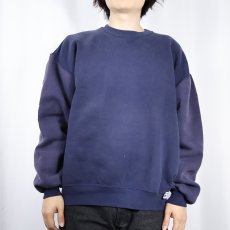 画像2: 90's RUSSELL ATHLETIC USA製 2トーン 前V 無地スウェット NAVY XL (2)