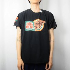 画像3: 7-ELEVEN "BIG BITE PIZZA" コンビニエンスストア ピザプリントTシャツ BLACK (3)