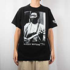 画像2: 90's MUDDY WATERS USA製 ギタリストプリントTシャツ BLACK L (2)