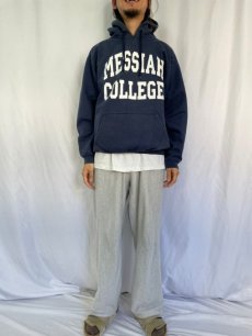 画像2: 90's USA製 "MESSIAH COLLEGE" プリントラグランスウェット L (2)