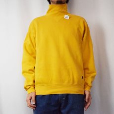 画像2: 90's〜 RUSSELL ATHELETIC USA製 "HIGH COTTON" 前V タートルネック無地スウェット M (2)