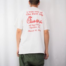 画像4: Chick-fil-A "REEL WINNERS EAT CHIKIN" ファーストフードチェーン プリントTシャツ XL (4)