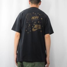 画像4: 90's NIKE × KFI USA製 社外タグ "MEMPHIS IN MAY TWILIGHT 5K" イラストプリントTシャツ BLACK XL (4)