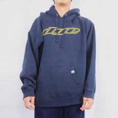 画像2: dye 立体プリント ロゴスウェットフーディー NAVY L (2)