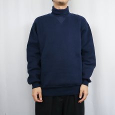 画像2: 90's RUSSELL ATHLETIC USA製 前V タートルネック無地スウェット NAVY L (2)