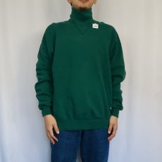 画像2: 90's RUSSELL ATHELETIC "HIGH COTTON" USA製 ハイネック 前Vスウェット GREEN XL (2)