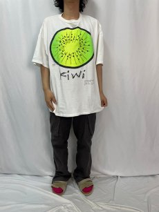 画像2: 90's GRAVITY GRAPHICS USA製 "Kiwi" フルーツイラストTシャツ XXL (2)