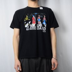 画像2: WHERE'S WALDO? "I'M WITH THE BAND" キャラクターパロディTシャツ BLACK (2)