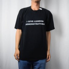画像2: "I GIVE CONDOM DEMONSTRATIONS" メッセージプリント エロTシャツ BLACK L (2)
