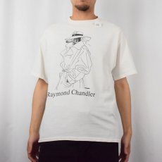 画像2: 90's LARGELY LITERARY USA製 "Raymond Chandler" 小説家 イラストプリントTシャツ L (2)