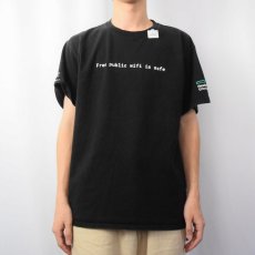 画像2: Hewlett Packard "Free public wifi is safe" IT企業 メッセージプリントTシャツ L (2)