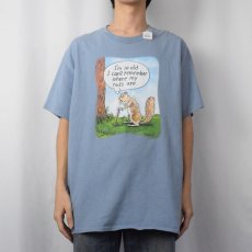 画像2: Eric Decetis "I'm so old I can't remember where my nuts are." シュールイラストプリントTシャツ (2)