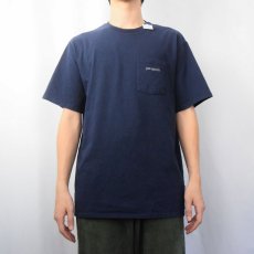 画像3: 20SS Patagonia ロゴプリントポケットTシャツ NAVY S (3)