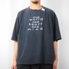 画像2: 80〜90's USA製 "One world one heart one mind" メッセージプリントTシャツ ONESIZE (2)