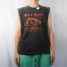 画像3: 90's Black Death USA製 "European Tour" カットオフスリーブ パンデミックプリントTシャツ M (3)