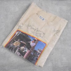 画像1: 90's HOOK-UPS USA製 "KARATE KID" Mark Gonzales, Birdhouse, Jeremy Klein, Willie Santos サイン入りTシャツ DEADSTOCK L (1)