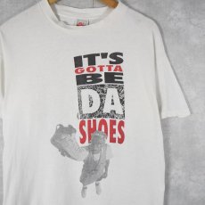 画像1: 90's NIKE USA製 "IT'S GOTTA BE DA SHOES" MICHAEL JORDAN & SPIKE LEE プリントTシャツ M (1)