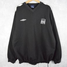 画像1: 2000's UMBRO ロゴ刺繍 Vネック ナイロンプルオーバージャケット BLACK XL (1)