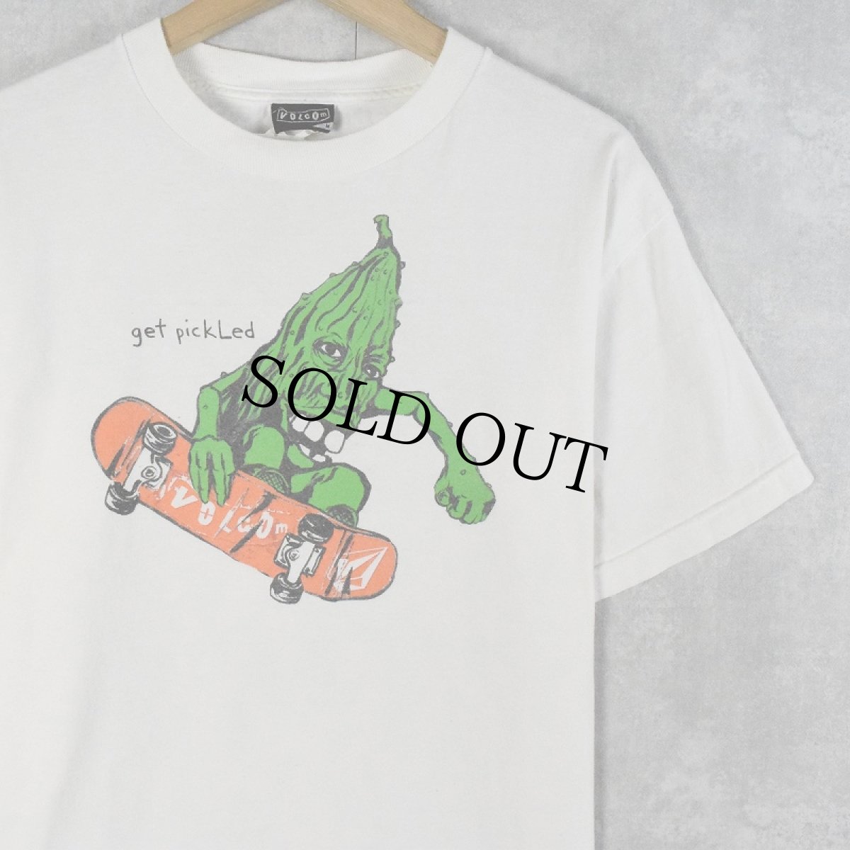 画像1: 90’〜 VOLCOM "get pickLed" スケートボードプリントTシャツ M (1)