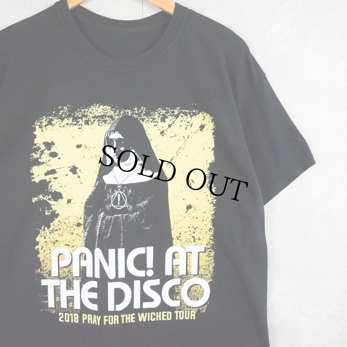 画像1: 2018 PANIC! AT THE  DISCO ポップ・ロック・バンド ツアーTシャツ (1)