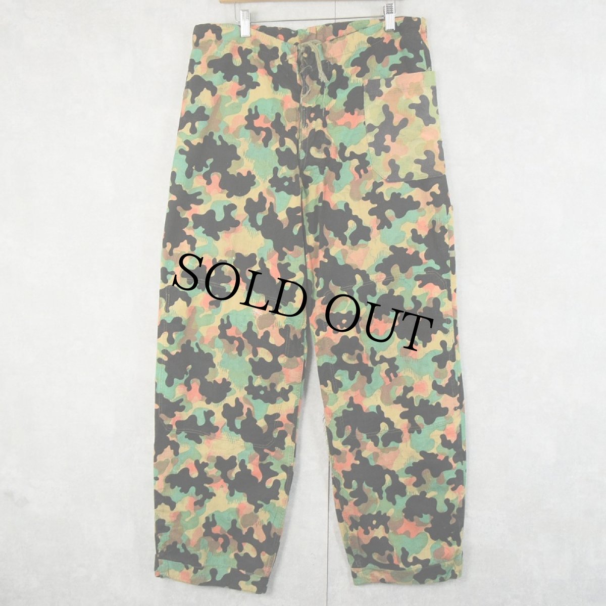 画像1: 〜50's Czechoslovakian Army "Dubaky Camo" Reversible Trousers W33 (1)