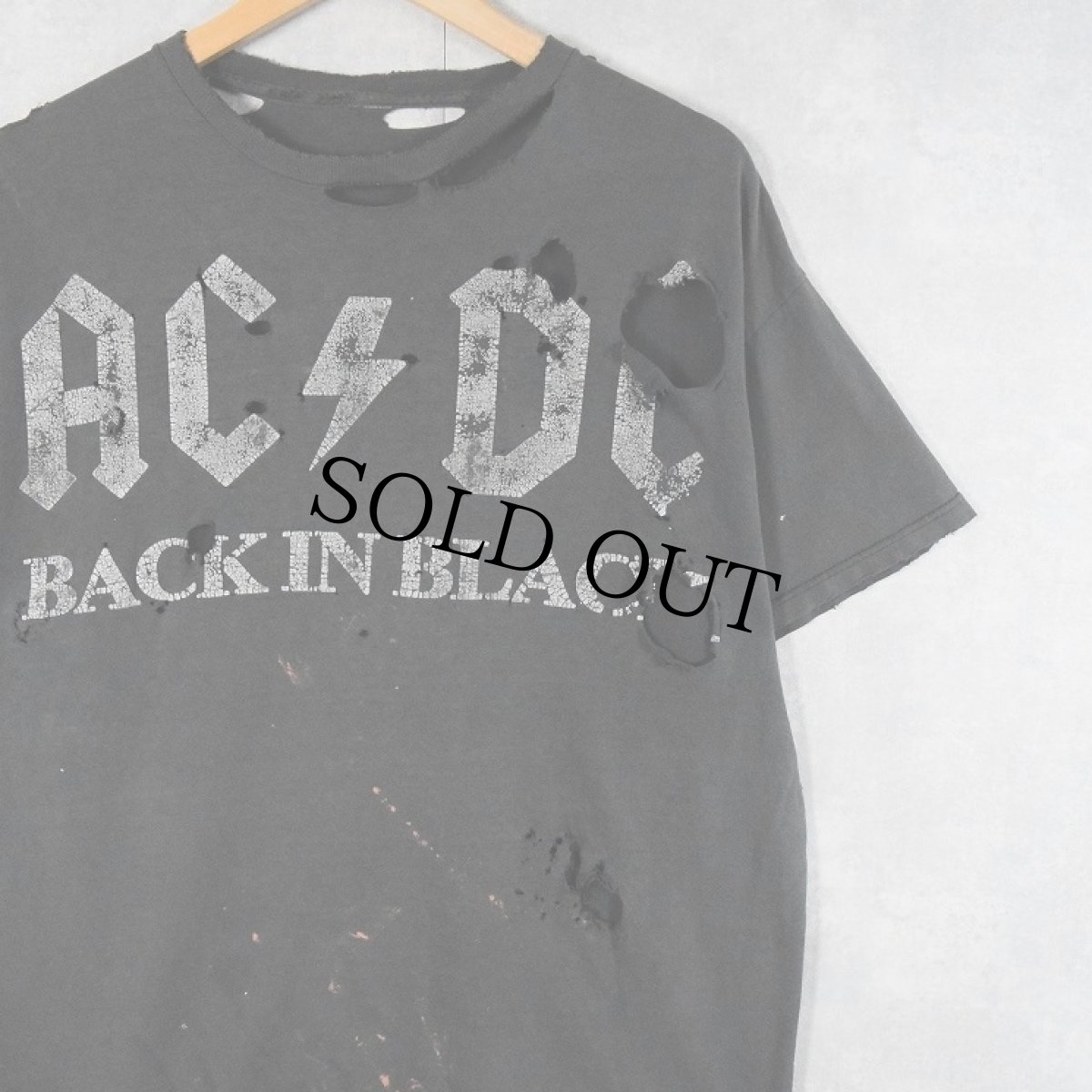 画像1: AC/DC "BACK IN BLACK" ロックバンドTシャツ (1)