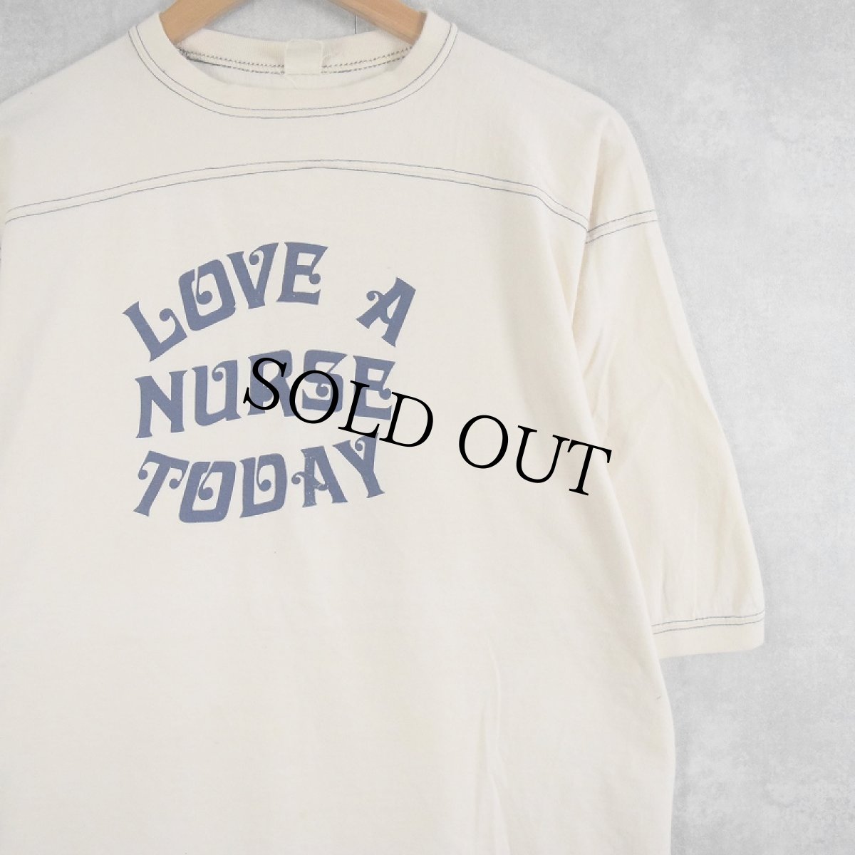 画像1: 70's〜 Sportswear "LOVE A NURSE TODAY" 看護学校 メッセージプリント フットボールTシャツ L (1)