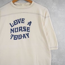 画像1: 70's〜 Sportswear "LOVE A NURSE TODAY" 看護学校 メッセージプリント フットボールTシャツ L (1)