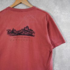 画像1: 90's Patagonia USA製 "THE FITZROY SKYLINE" ロゴプリントTシャツ M (1)