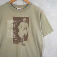 画像1: 90's Gandhi USA製 "WE ARE CONSTANTLY..." 名言プリントTシャツ M (1)