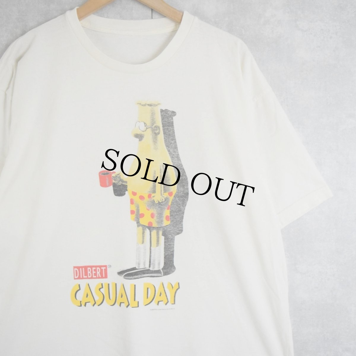 画像1: DILBERT "CASUAL DAY" キャラクタープリントTシャツ (1)