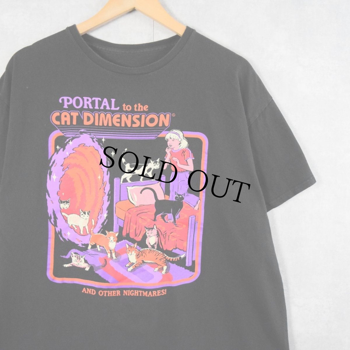 画像1: Steven Rhodes "PORTAL to the CAT DIMENSION" イラストプリントTシャツ (1)