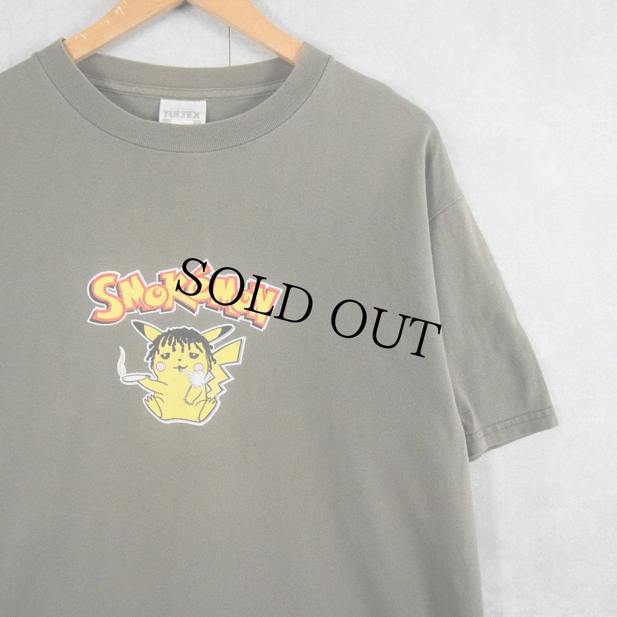 画像1: "SMOKEMON" ピカチュウ パロディプリントTシャツ L (1)