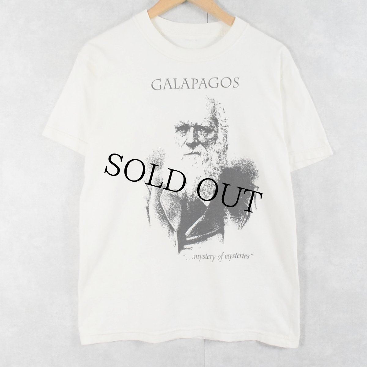 画像1: Charles Darwin "GALAPAGOS" 偉人プリントTシャツ (1)