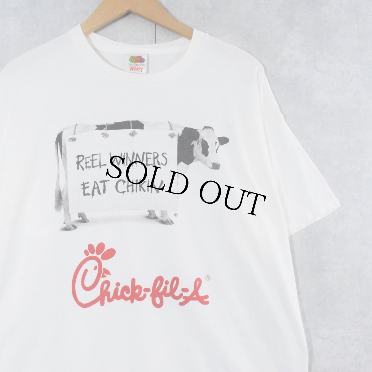 画像1: Chick-fil-A "REEL WINNERS EAT CHIKIN" ファーストフードチェーン プリントTシャツ XL (1)