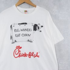 画像1: Chick-fil-A "REEL WINNERS EAT CHIKIN" ファーストフードチェーン プリントTシャツ XL (1)