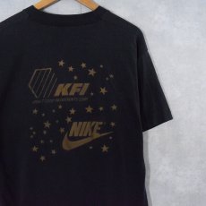 画像2: 90's NIKE × KFI USA製 社外タグ "MEMPHIS IN MAY TWILIGHT 5K" イラストプリントTシャツ BLACK XL (2)