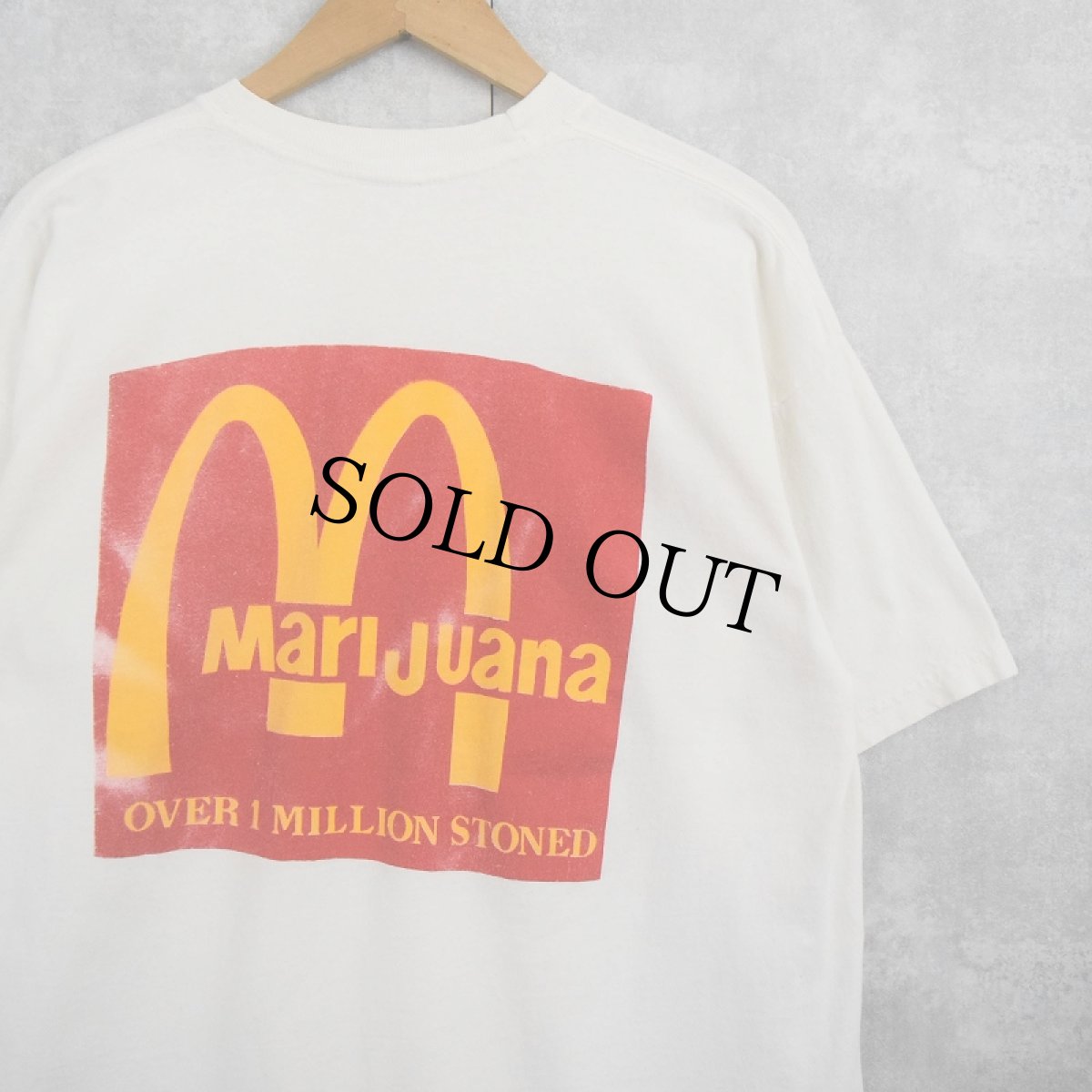 画像1: "Marijuana" 企業パロディ ガンジャプリントTシャツ (1)