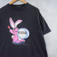 画像1: 90's Energizer コンシューマー製品メーカー キャラクタープリントTシャツ (1)