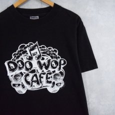 画像1: 90's USA製 "DOOWOP CAFE" プリントTシャツ BLACK L (1)