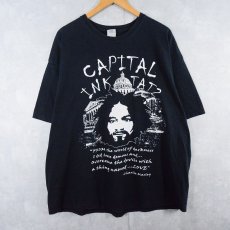 画像1: Charles Manson "CAPITAL INK TAT2" カルト指導者プリント タトゥーショップTシャツ BLACK 2XL (1)