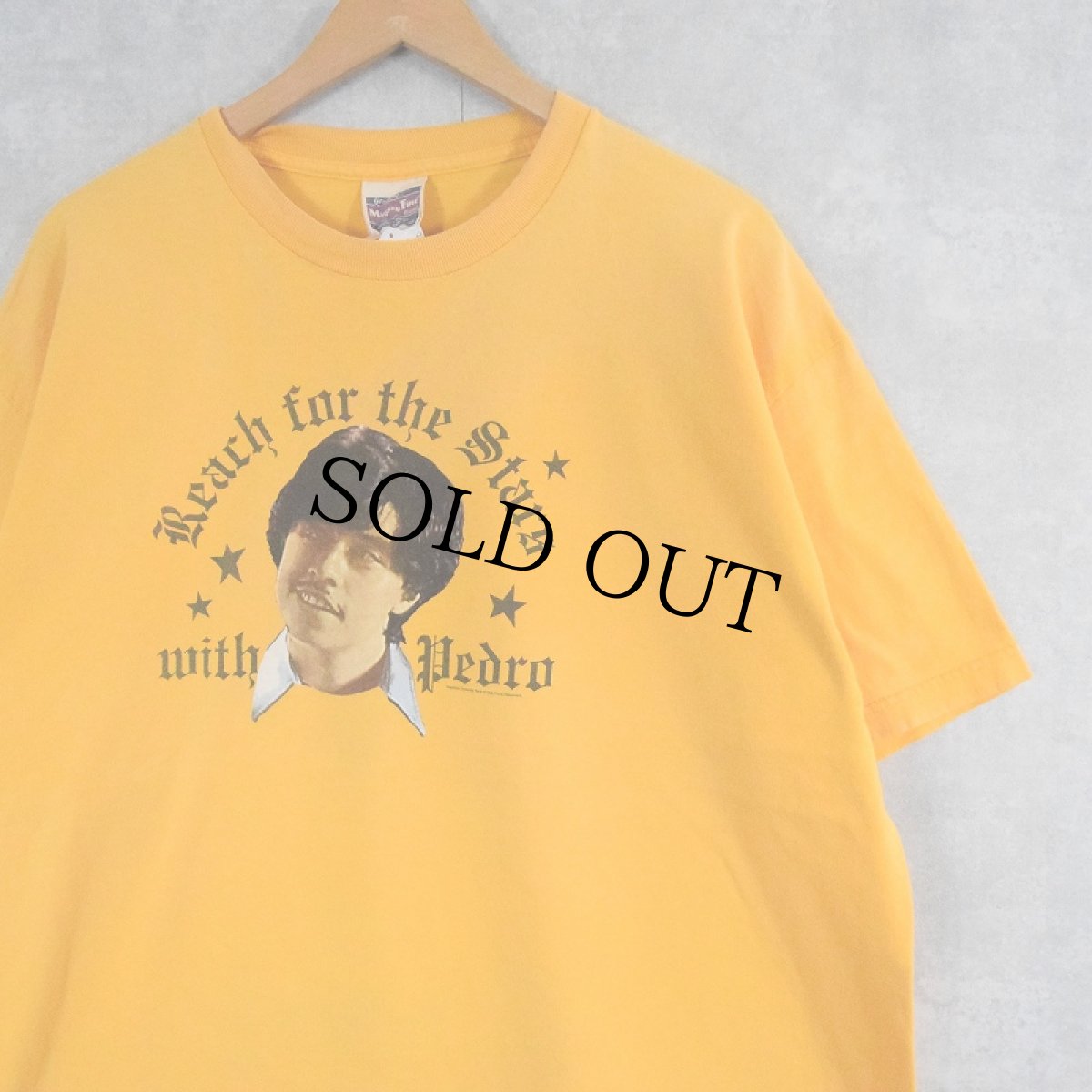 画像1: 2000's Napoleon Dynamite "Reach for the stars with Pedro" コメディ映画プリントTシャツ (1)