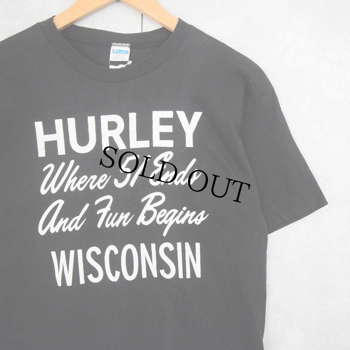 画像1: 70〜80's Champion USA製 バータグ "HURLEY WISCONSIN" プリントTシャツ BLACK L (1)