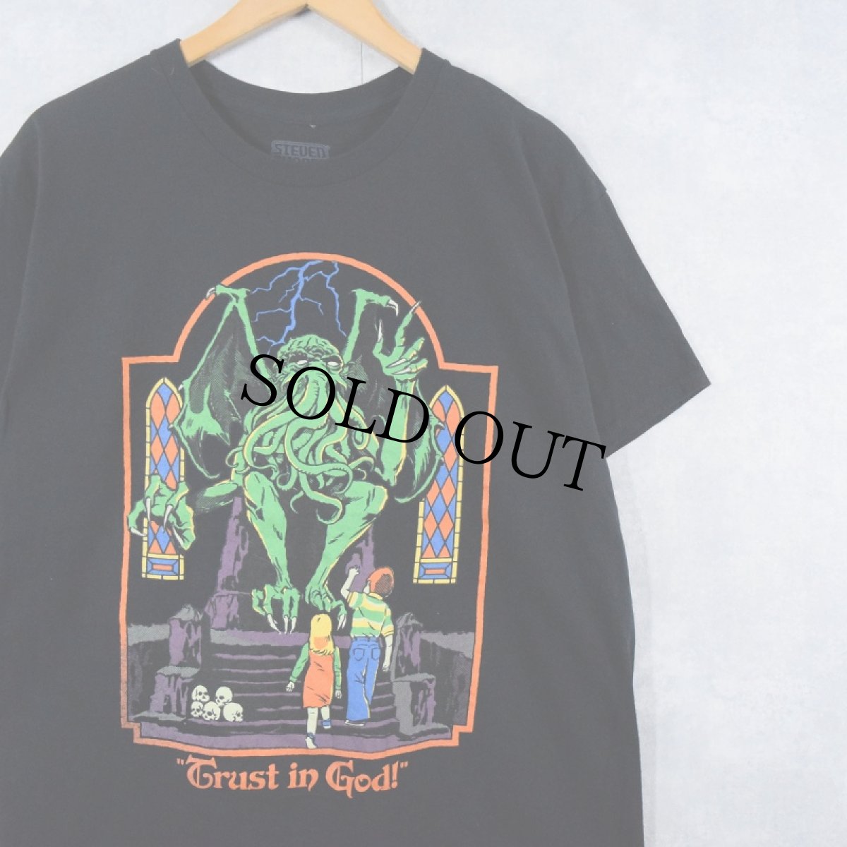 画像1: Steven Rhodes "Trust in God!" イラストプリントTシャツ BLACK L (1)