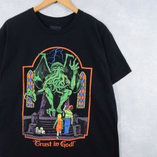 画像1: Steven Rhodes "Trust in God!" イラストプリントTシャツ BLACK L (1)