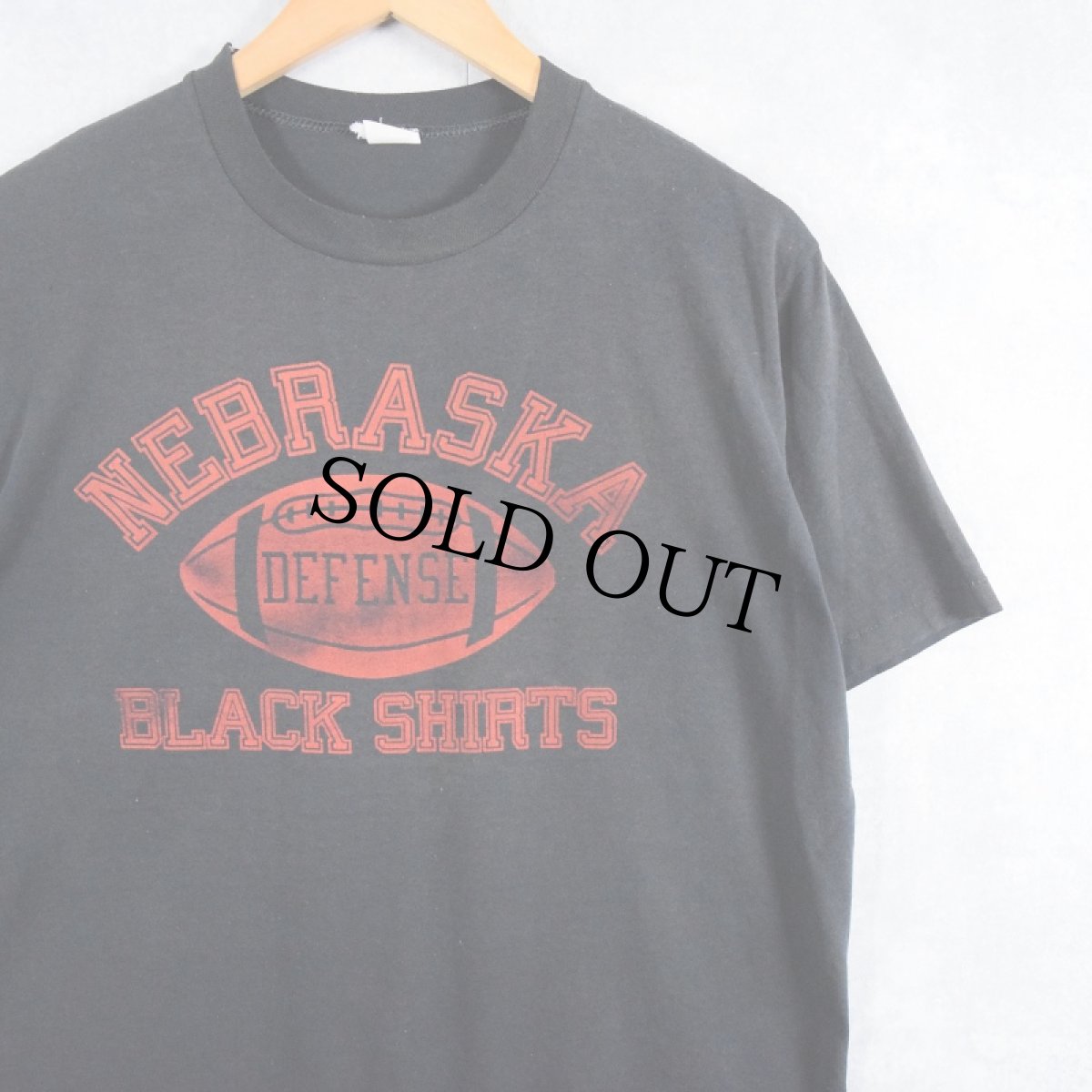 画像1: 80's USA製 "NEBRASKA BLACK SHIRTS" プリントTシャツ L (1)