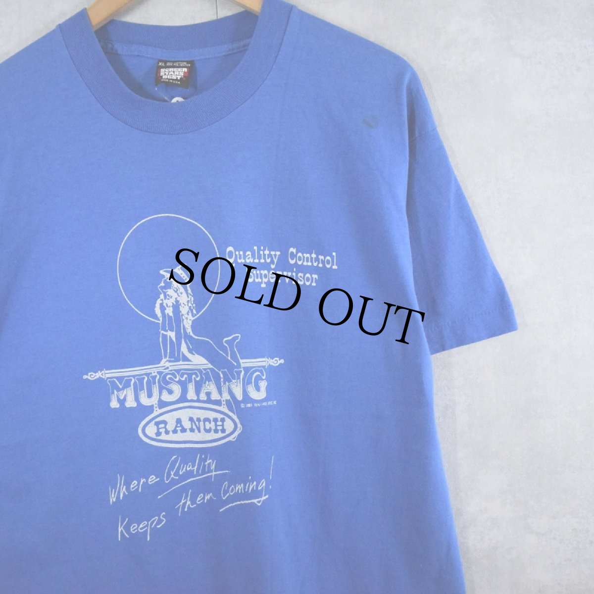 画像1: 80's MUSTANG RANCH エロプリントTシャツ XL (1)