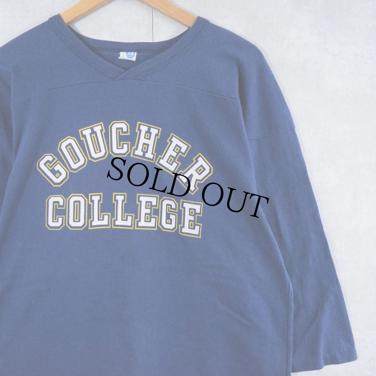 画像1: 70〜80's ARTEX USA製 "GOUCHER COLLEGE" フロッキープリント フットボールTシャツ L (1)